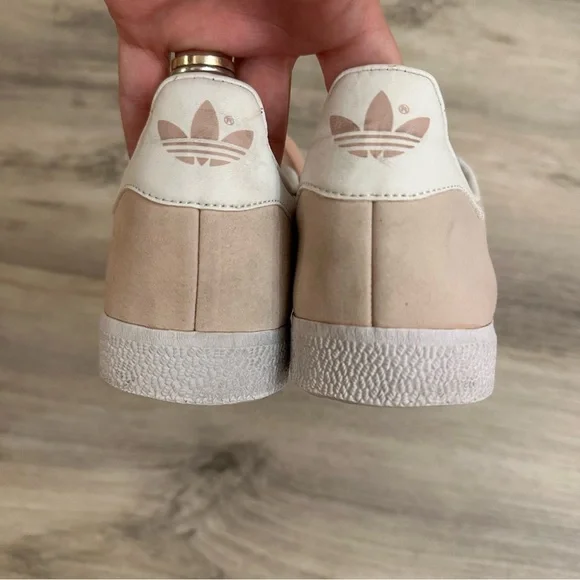 adidas Originals Gazelle pale pink sneakers adidas gazelle sneakers size 7 - Picture 5 of 8
